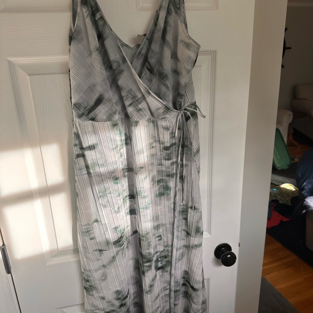 H&M Green and White Midi Dress